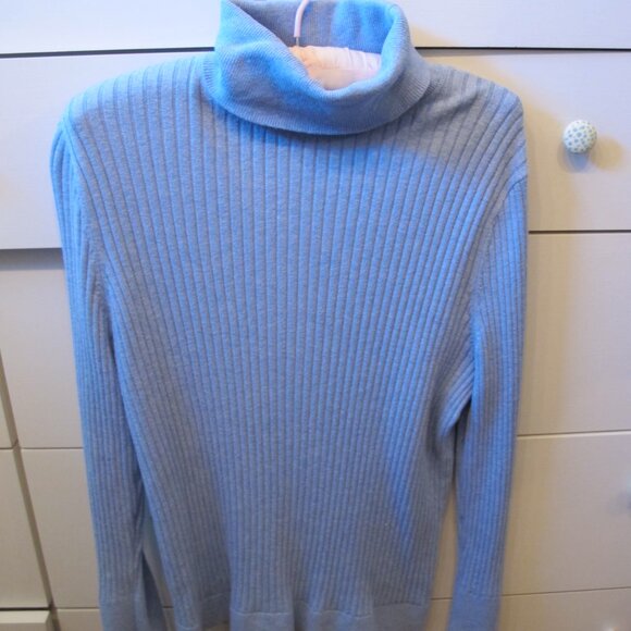 Talbots Pretty Light Blue Ribbed Turtleneck with Beaded Sleeves Size Large - Picture 5 of 7
